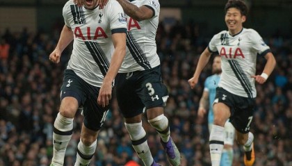  洛里昂锋线双星联手攻破堡垒  