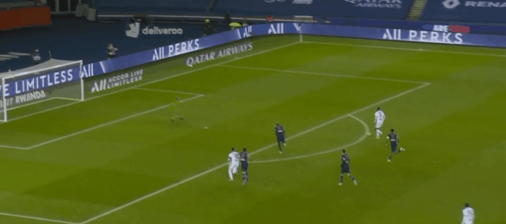  里昂中场核心伤退 不敌里尔痛失三分  